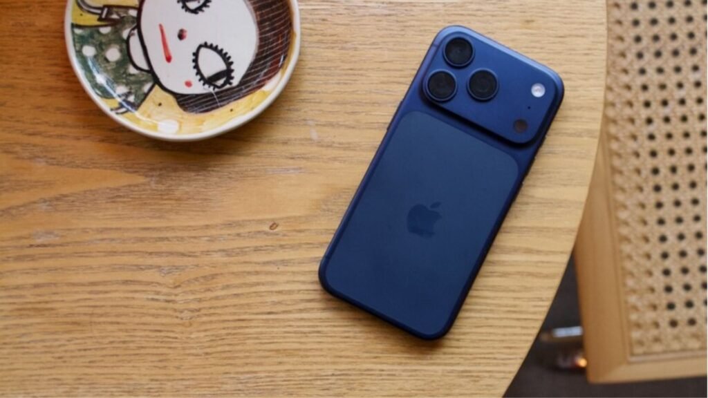 new-photos-give-us-our-clearest-look-yet-at-iphone-18-pro-colours.jpg